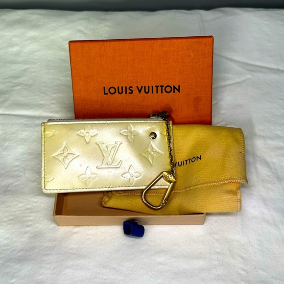 Louis Vuitton Cream Key and Card Holder - Picture 1 of 15